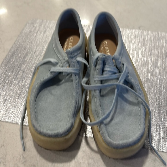 BABY BLUE CLARKS SUEDE WALLABEES - Picture 1 of 5